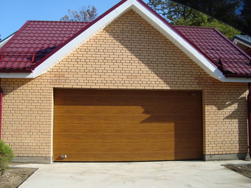 Секционные ворота DoorHan в Благовещенске с установкой