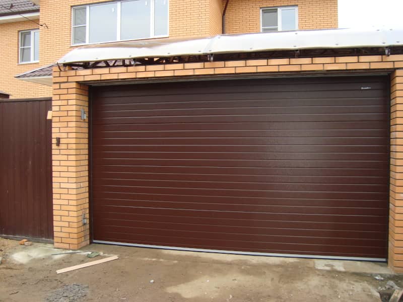 Секционные ворота DoorHan в Благовещенске с установкой