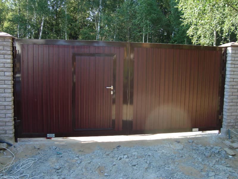 Уличные ворота DoorHan в Благовещенске с установкой